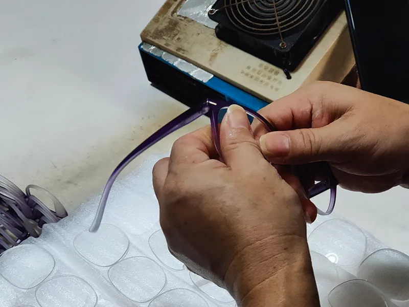 Installing lenses into reading glasses frames — optical assembly